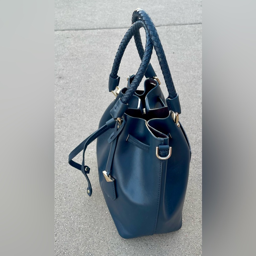 Michael Kors Blakely Medium Leather Bucket Bag Navy Blue - Picture 7 of 12